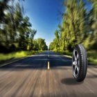 Какая модель шин лучше летом: Bridgestone или Pirelli?