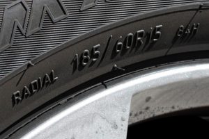 Что обозначают цифры на шинах автомобиля