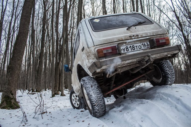 Автомобиль с шинами Tunga
